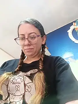 Snapshot of miss_hanna07 chatting on 05-11-26, 05:21 miss hanna07 online show from 05-11-26, 05:21