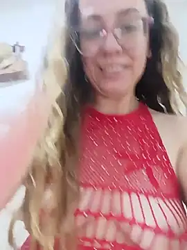 Snapshot of miss_hanna07 chatting on 05-25-26, 12:27 miss hanna07 online show from 05-25-26, 12:27