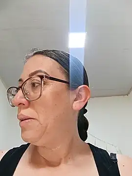 Snapshot of miss_hanna07 chatting on 06-27-26, 04:56 miss hanna07 online show from 06-27-26, 04:56