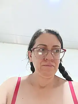 Snapshot of miss_hanna07 chatting on 07-17-26, 01:07 miss hanna07 online show from 07-17-26, 01:07