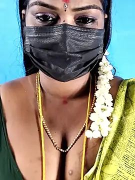 Snapshot of mayaa2u chatting on 05-15-26, 04:47 mayaa2u online show from 05-15-26, 04:47