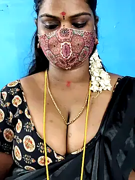 Snapshot of mayaa2u chatting on 05-16-26, 10:36 mayaa2u online show from 05-16-26, 10:36