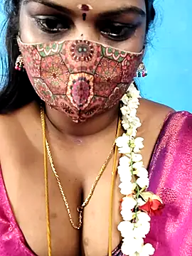 Snapshot of mayaa2u chatting on 06-25-26, 05:12 mayaa2u online show from 06-25-26, 05:12
