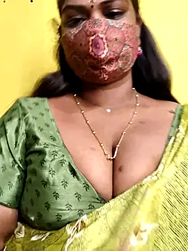 Snapshot of mayaa2u chatting on 07-07-26, 03:42 mayaa2u online show from 07-07-26, 03:42