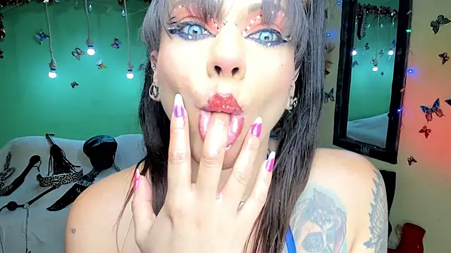 Snapshot of angelina_james_ chatting on 05-29-26, 08:07 angelina james online show from 05-29-26, 08:07