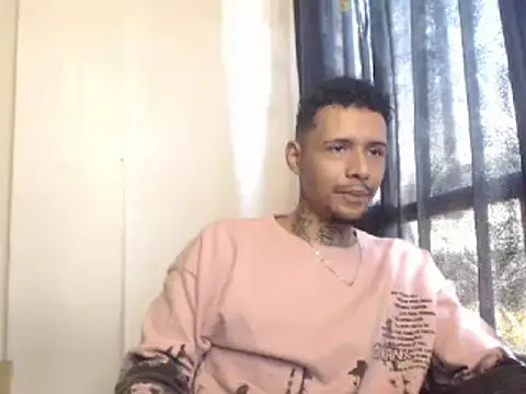 Snapshot of RickyGrey77 chatting on 12-11-24, 07:46 RickyGrey77 online show from 12-11-24, 07:46