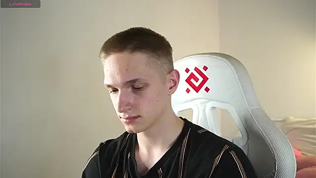 dustyn fox online show from 03-17-25, 05:16