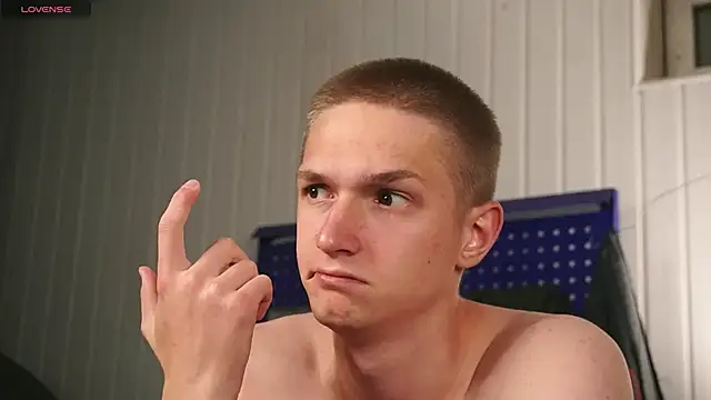 dustyn fox online show from 09-18-25, 04:31