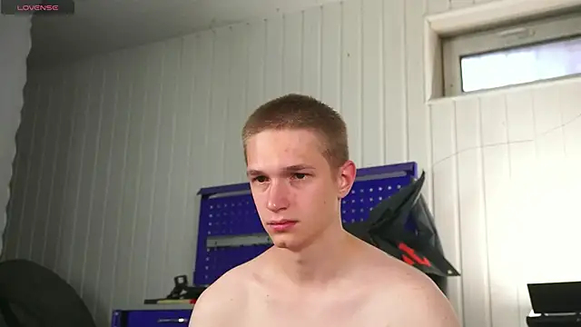 dustyn fox online show from 09-27-25, 01:05