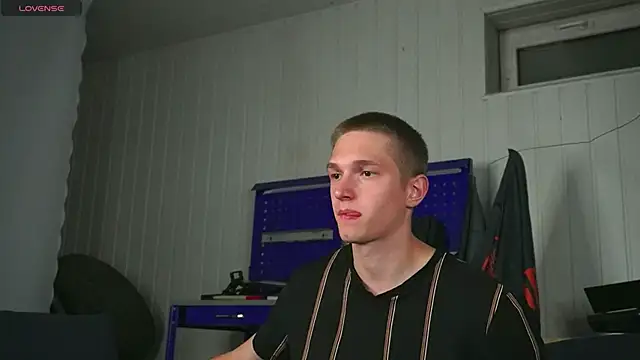 dustyn fox online show from 09-29-25, 04:12