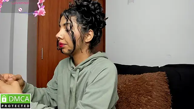 jasmine bunny  online show from 02-17-25, 11:13