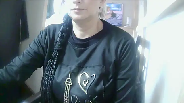 Snapshot of Jennys_room_77 chatting on 05-04-26, 08:16 Jennys room 77 online show from 05-04-26, 08:16