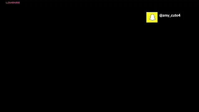 Snapshot of amy_cute41 chatting on 06-06-26, 01:32 amy cute41 online show from 06-06-26, 01:32