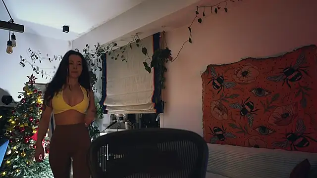 Leona Mell online show from 12-14-25, 10:36