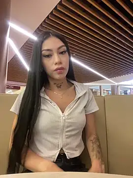 Effy Bonny online show from 03-11-25, 05:35