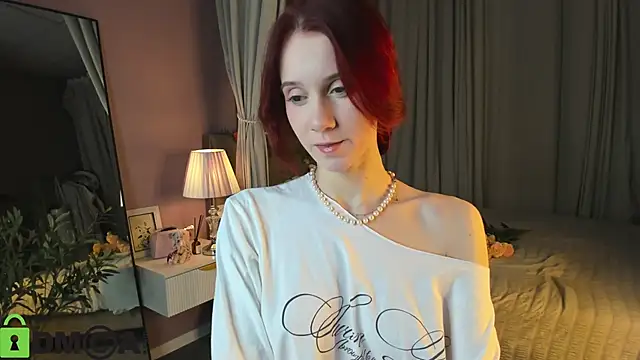 Snapshot of Dearly_Emily chatting on 03-08-26, 05:17 Dearly Emily online show from 03-08-26, 05:17