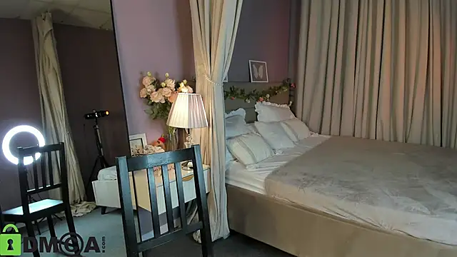 Snapshot of Dearly_Emily chatting on 03-22-26, 05:27 Dearly Emily online show from 03-22-26, 05:27