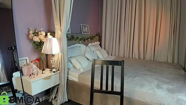 Snapshot of Dearly_Emily chatting on 03-25-26, 05:19 Dearly Emily online show from 03-25-26, 05:19