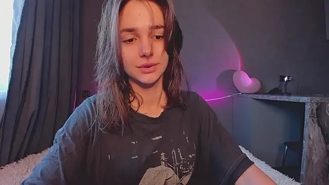 Snapshot of JudyAngil chatting on 02-04-26, 06:30 JudyAngil online show from 02-04-26, 06:30