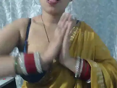 Snapshot of cute-priy chatting on 01-08-25, 11:32 cute-priy online show from 01-08-25, 11:32