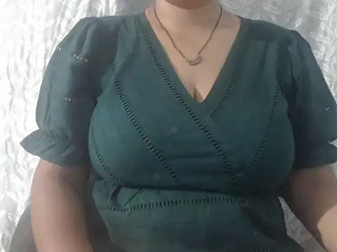 Snapshot of cute-priy chatting on 05-03-26, 04:29 cute-priy online show from 05-03-26, 04:29