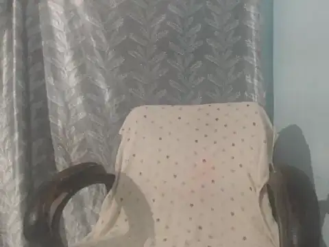 Snapshot of cute-priy chatting on 06-02-26, 06:04 cute-priy online show from 06-02-26, 06:04