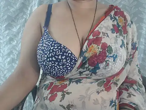 Snapshot of cute-priy chatting on 06-29-26, 10:15 cute-priy online show from 06-29-26, 10:15
