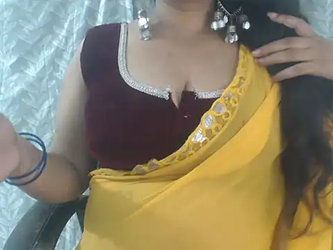 Snapshot of cute-priy chatting on 07-20-26, 05:00 cute-priy online show from 07-20-26, 05:00