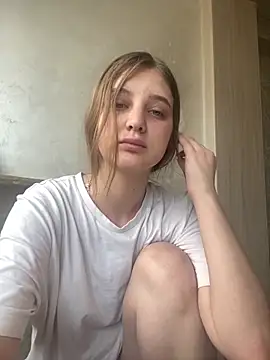 MollyDolle online show from 06-15-26, 10:28