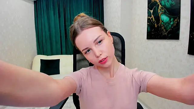 MileyWings online show from 03-03-25, 12:27