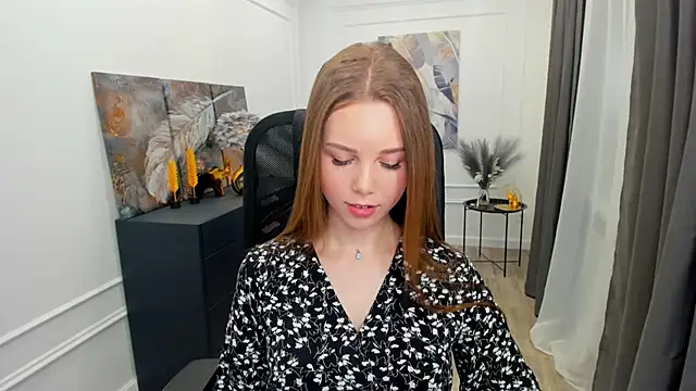 Snapshot of MileyWings chatting on 03-21-26, 12:21 MileyWings online show from 03-21-26, 12:21