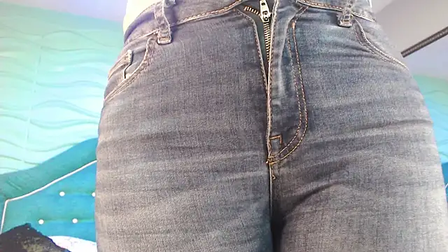 BarbaraTyleer online show from 01-10-25, 04:30