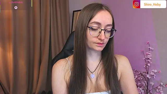 Snapshot of ShiroHeby chatting on 10-19-25, 11:55 ShiroHeby online show from 10-19-25, 11:55