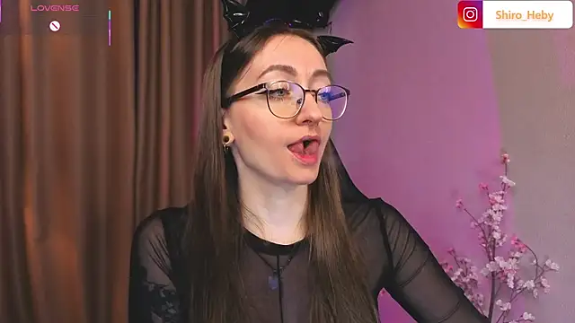 Snapshot of ShiroHeby chatting on 11-06-25, 12:50 ShiroHeby online show from 11-06-25, 12:50