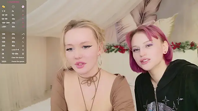 Snapshot of AliceMorr chatting on 12-23-24, 03:12 AliceMorr online show from 12-23-24, 03:12