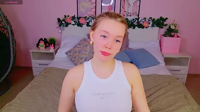 Snapshot of AliceMorr chatting on 01-11-25, 08:11 AliceMorr online show from 01-11-25, 08:11