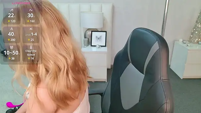 Snapshot of AliceMorr chatting on 01-17-25, 08:24 AliceMorr online show from 01-17-25, 08:24