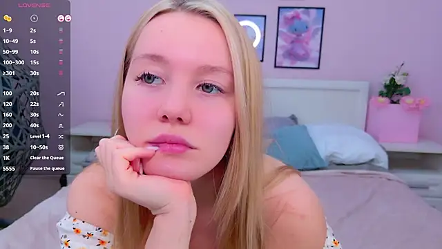 Snapshot of AliceMorr chatting on 01-24-25, 02:30 AliceMorr online show from 01-24-25, 02:30