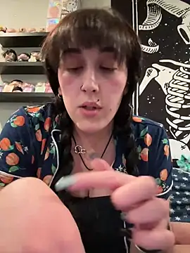 ThicBunz online show from 12-17-25, 11:22