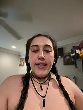 Snapshot of ThicBunz chatting on 04-26-26, 04:26 ThicBunz online show from 04-26-26, 04:26