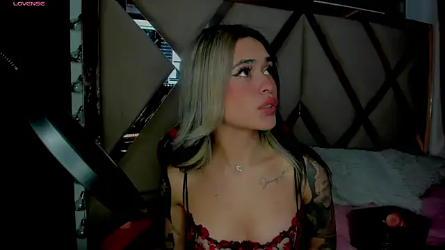 Snapshot of AliceMiller_2 chatting on 01-27-25, 07:03 AliceMiller 2 online show from 01-27-25, 07:03