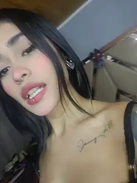 Snapshot of AliceMiller_2 chatting on 11-24-25, 12:32 AliceMiller 2 online show from 11-24-25, 12:32