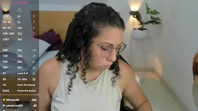 aixa 15 online show from 12-17-24, 05:47