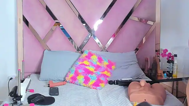 Freyaht online show from 11-18-25, 05:45