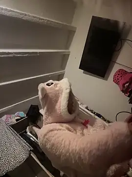 Snapshot of Khalyk_G chatting on 11-25-25, 08:36 Khalyk G online show from 11-25-25, 08:36