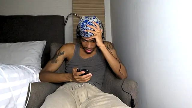Snapshot of Skinnyblackman chatting on 04-28-26, 04:39 Skinnyblackman online show from 04-28-26, 04:39