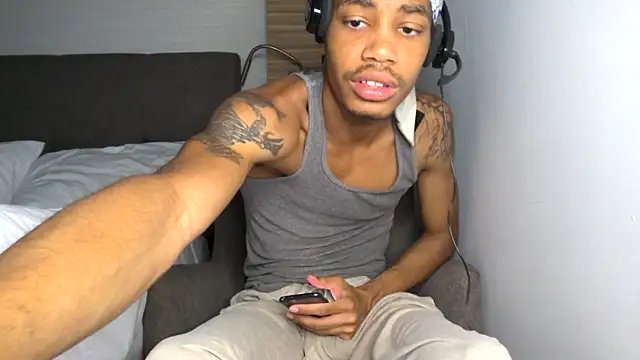 Snapshot of Skinnyblackman chatting on 05-01-26, 01:10 Skinnyblackman online show from 05-01-26, 01:10