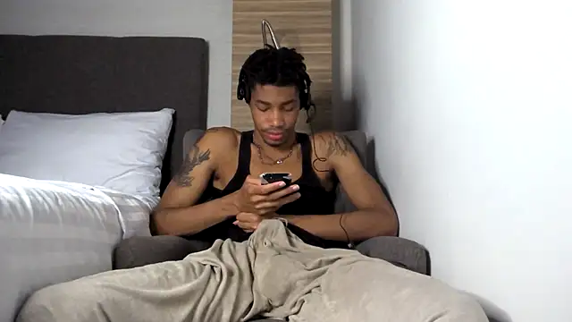 Snapshot of Skinnyblackman chatting on 05-06-26, 05:14 Skinnyblackman online show from 05-06-26, 05:14