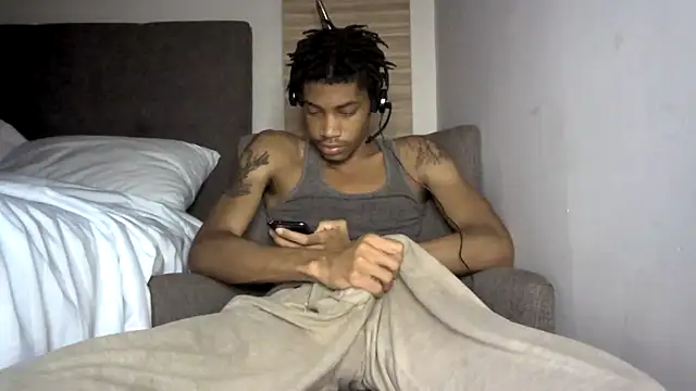 Snapshot of Skinnyblackman chatting on 05-13-26, 04:43 Skinnyblackman online show from 05-13-26, 04:43