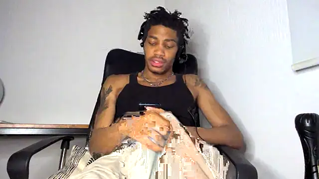 Snapshot of Skinnyblackman chatting on 05-28-26, 04:10 Skinnyblackman online show from 05-28-26, 04:10
